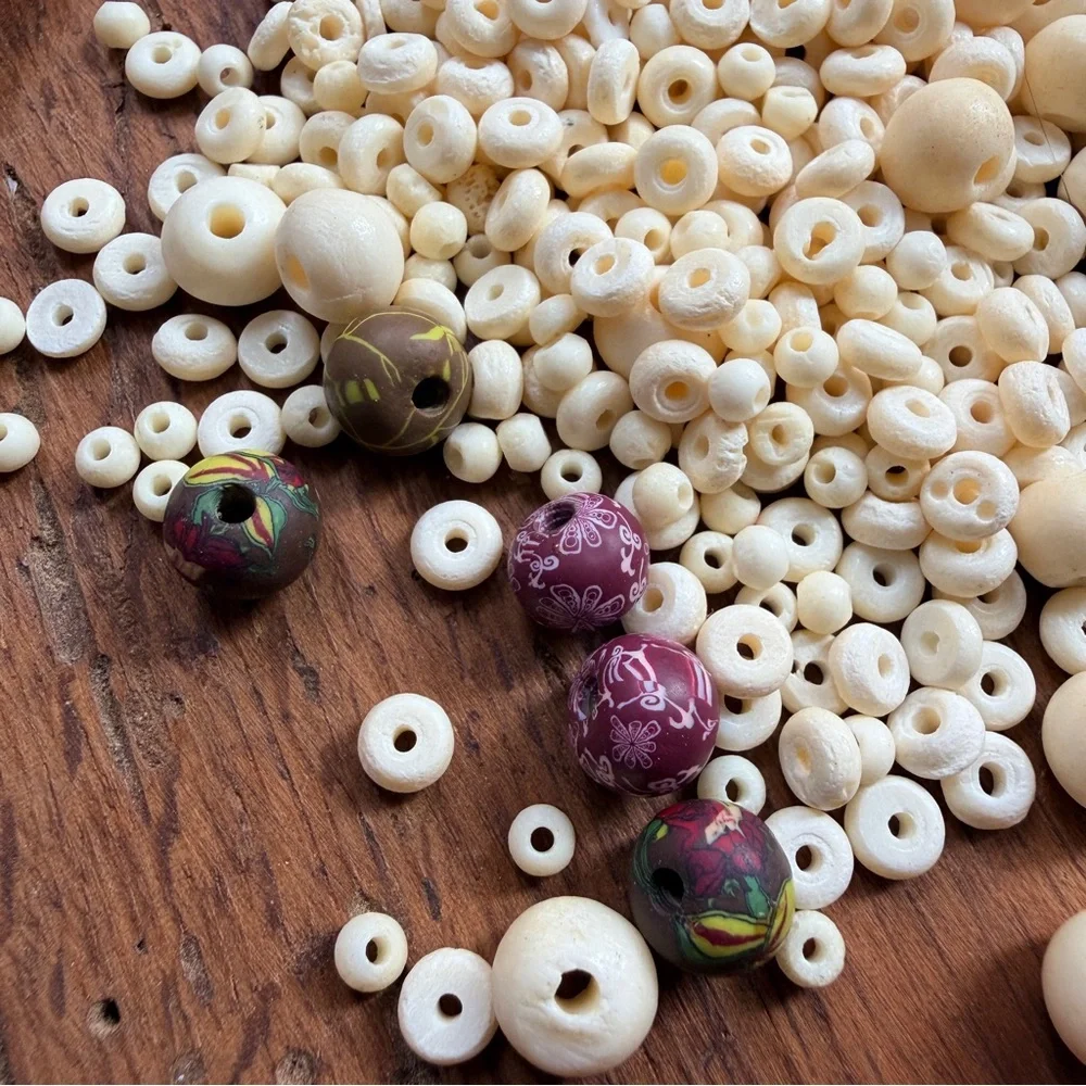 Vintage 90s & 00s Bohemian hippy mixed bead pendant lot